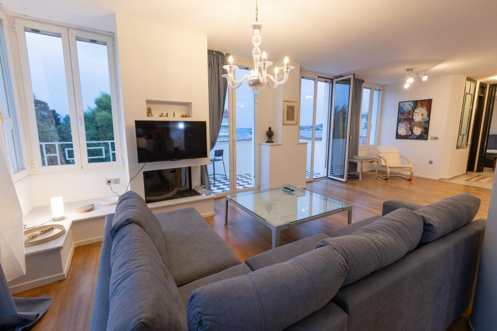 Lepanto Phos Apartment *