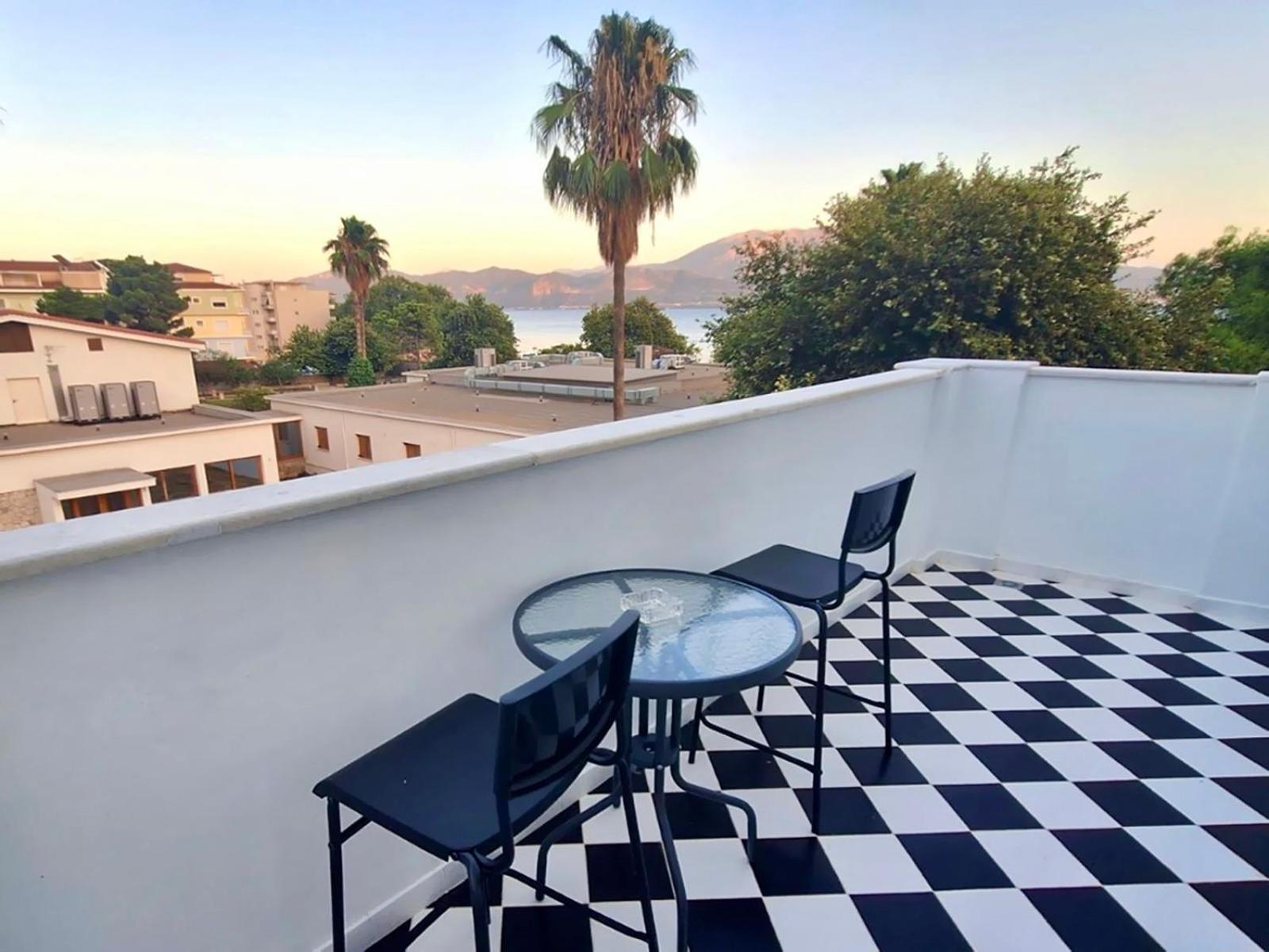 Lepanto Phos Apartment *